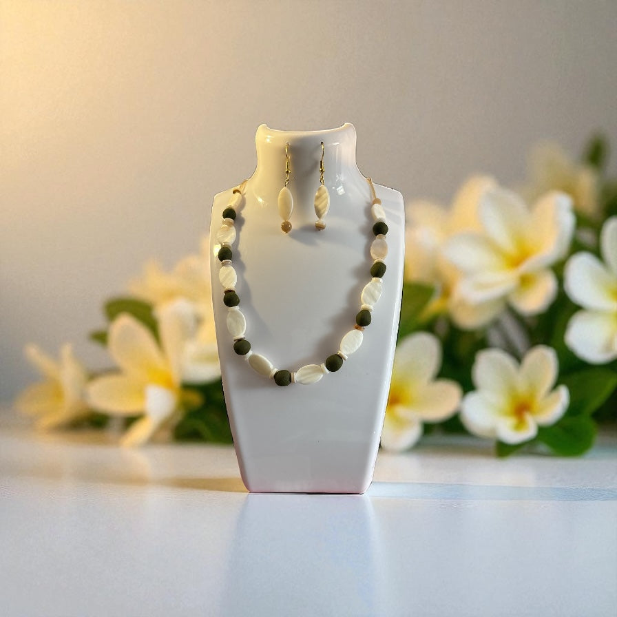 Mahlab Necklace Set