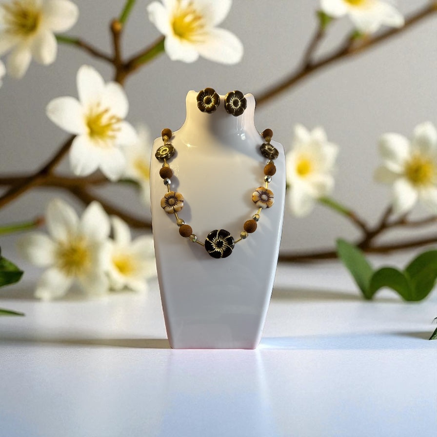 Mahlab Necklace Set