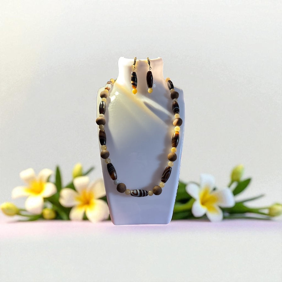 Mahlab Necklace Set
