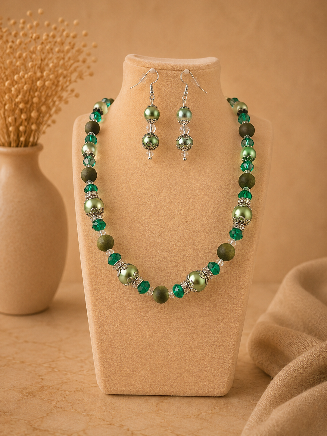 Mahlab Necklace Set