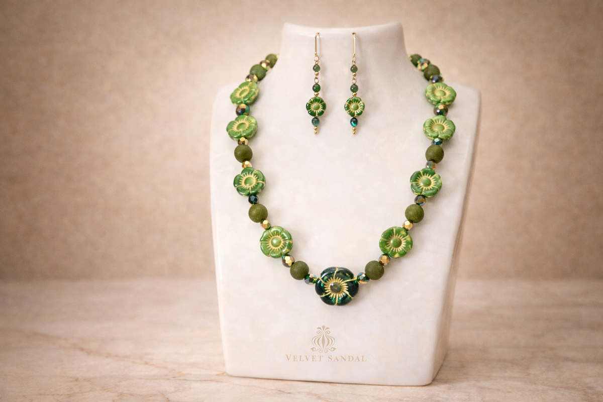 Mahlab Necklace Set