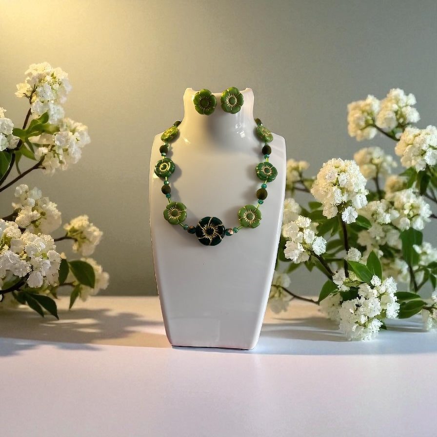 Mahlab Necklace Set